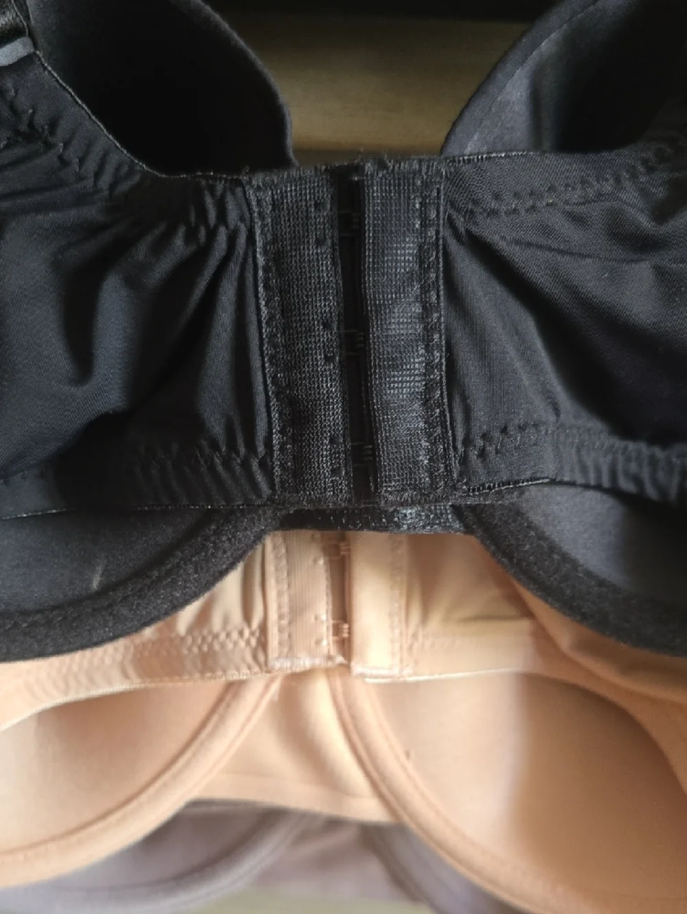 Rene Rofe Pullover T-Shirt Bra - Tan & Black - Picture 8 of 11